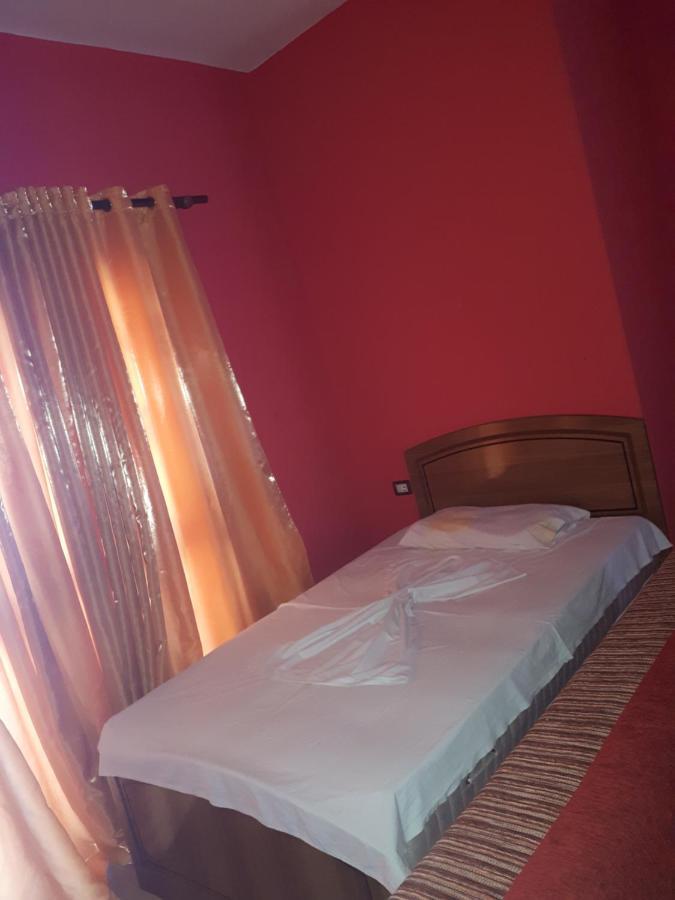 Hotel Meteor Shkoder Exterior photo